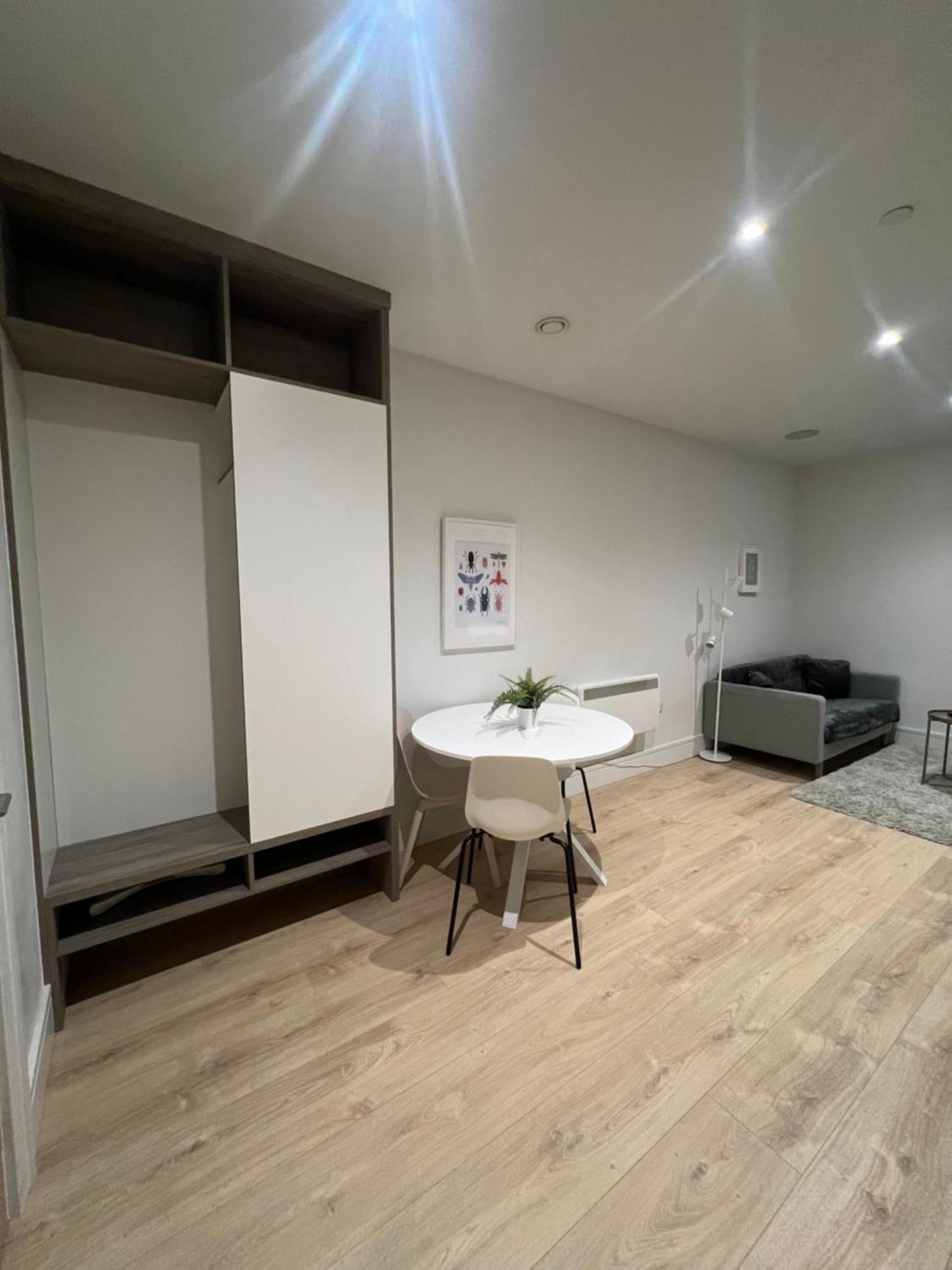 London Heathrow Airport Apartment Voyager House Terminal 12345 - Ev Electric And Parking Available! Hillingdon Exterior photo